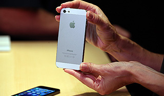 Apple научит iPhone приземляться как кошка
