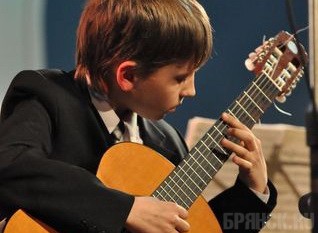 Юные гитаристы покажут в Брянске свое мастерство