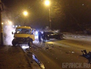 В Брянске попала в аварию маршрутка с 12 пассажирами