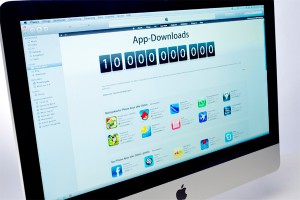 Apple снизила цену в App Store России