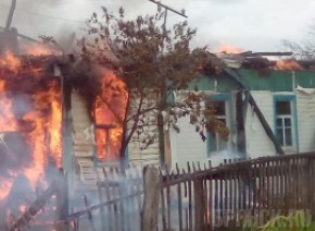При пожаре в Клетне едва не погиб человек