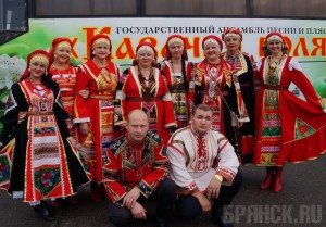 Брянский ансамбль выступил в «Казачьей станице»