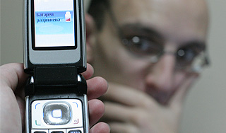 Сотовые телефоны пугают россиян