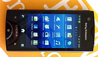 Sony Ericsson уменьшила топовый смартфон