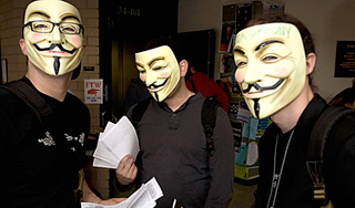 "Анонимусы" взломали защиту серверов НАТО