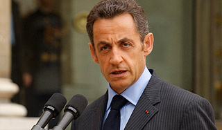 Николя Саркози нервирует кукла-вуду