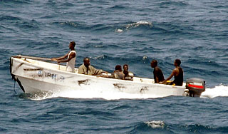 Сомалийские пираты нашли новую жертву Сомалийские пираты нашли новую жертву