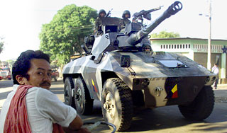 Уго Чавес готовит к выборам танки Уго Чавес готовит к выборам танки