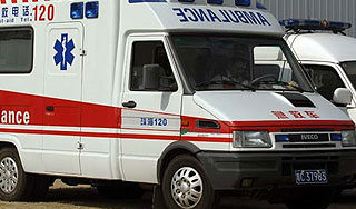 Грузовик врезался в автобус с людьми Грузовик врезался в автобус с людьми