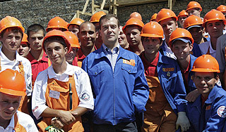Медведев даст студентам заработать