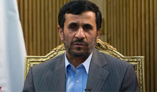 Ахмадинежад признался в недоверии к Западу