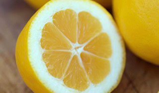 Садовод вырастил лимон размером с голову
