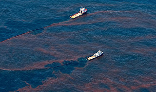 Нефтяное пятно движется к берегам Майами