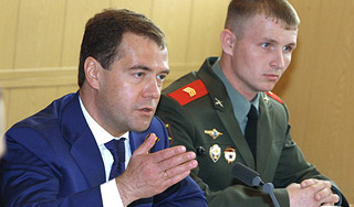 Медведев дал совет призывникам