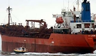 В Японском море затонул танкер с химикатами