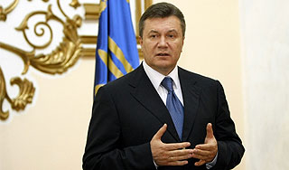 Янукович советует украинцам затянуть пояса