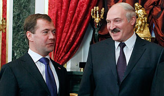 Лукашенко помирился с Медведевым