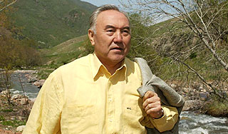 Назарбаев пообещал побороть "барство"
