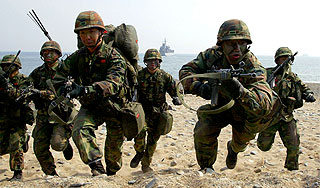 США и Корея развертывают войска перед КНДР