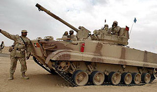 Саудовская Аравия ввела танки в Бахрейн