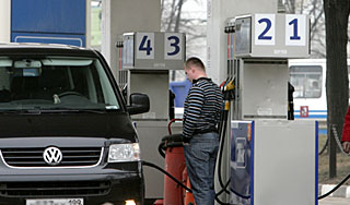 В России цены на бензин достигли 50 рублей