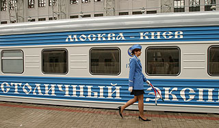 Поезд в Киев будут досматривать в Москве
