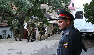 Мощная бомба убила полицейских в Дагестане
