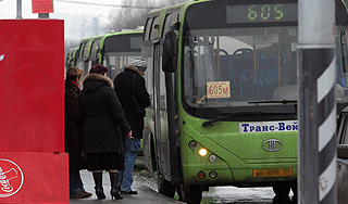 В Брянске автобус сбил девочку на остановке