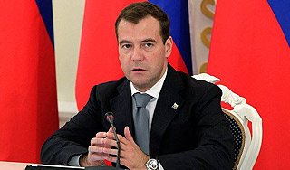 Медведев ужесточил контроль чиновников