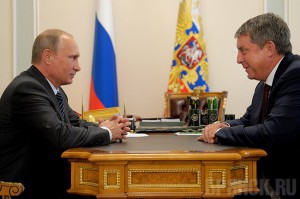 Владимир Путин и Александр Богомаз во время рабочей встречи