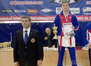 Илья Возиков (справа)