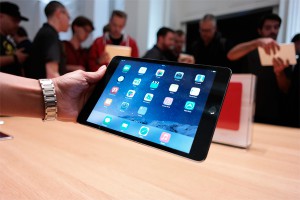 Apple    iPad  Mac  