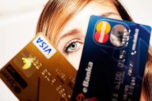 Visa и MasterCard снова заработали в Крыму
