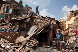 101-летний выжил под завалами в Непале