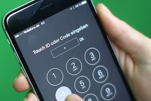 Суд защитил Apple от взлома iPhone