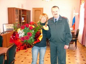 Олимпийская чемпионка Лариса Куркина и начальник УВД Брянской области Михаил Климов